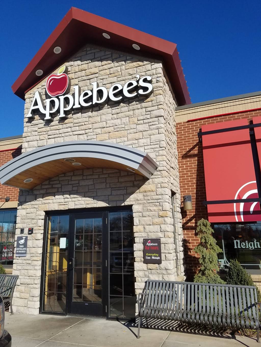 Applebees Grill + Bar | restaurant | 1400 Brookdale Mall, Brooklyn Center, MN 55430, USA | 7635661003 OR +1 763-566-1003