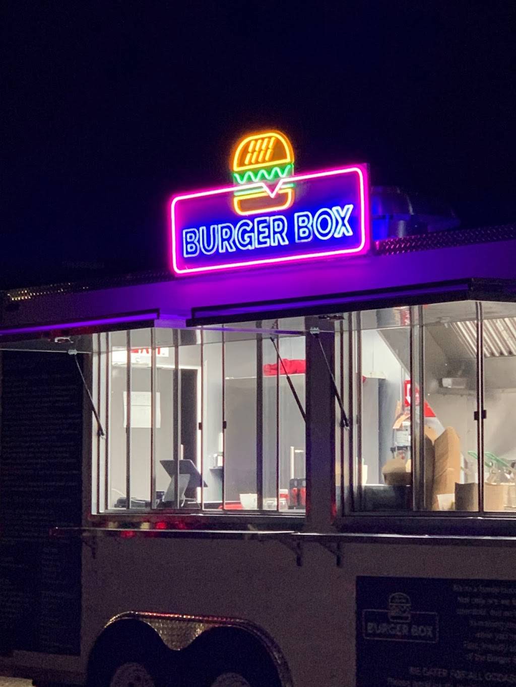 Burger Box | restaurant | 1316 Government St, Ocean Springs, MS 39564, USA | 2282814384 OR +1 228-281-4384