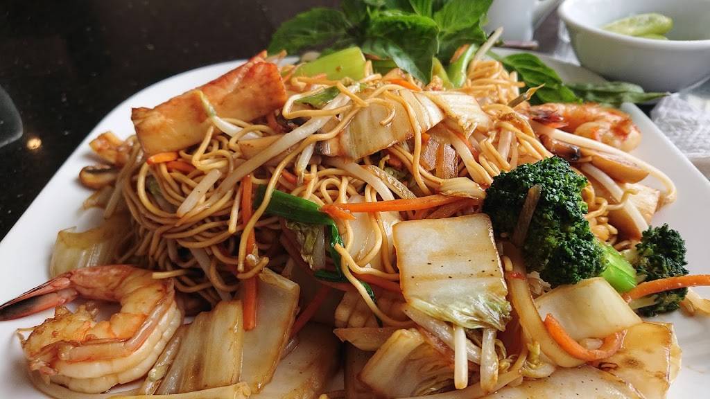 Lac Vien Vietnamese Restaurant | restaurant | 141 Cartwright Ave, North York, ON M6A 1V4, Canada | 6473447933 OR +1 647-344-7933