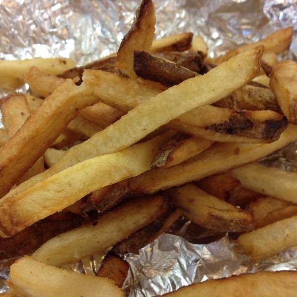Five Guys | meal takeaway | 8863 Greenbelt Rd, Lanham, MD 20706, USA | 3015529522 OR +1 301-552-9522