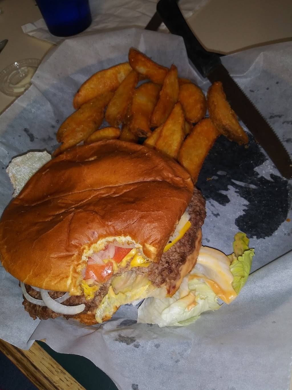 George Webb Restaurant | restaurant | w63n151 Washington Ave, Cedarburg, WI 53012, USA | 2623753626 OR +1 262-375-3626