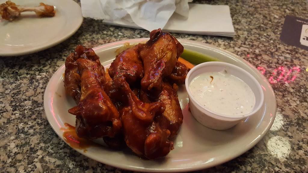 Caseys Crossing | restaurant | 81 Railroad St, Holliston, MA 01746, USA | 5084294888 OR +1 508-429-4888