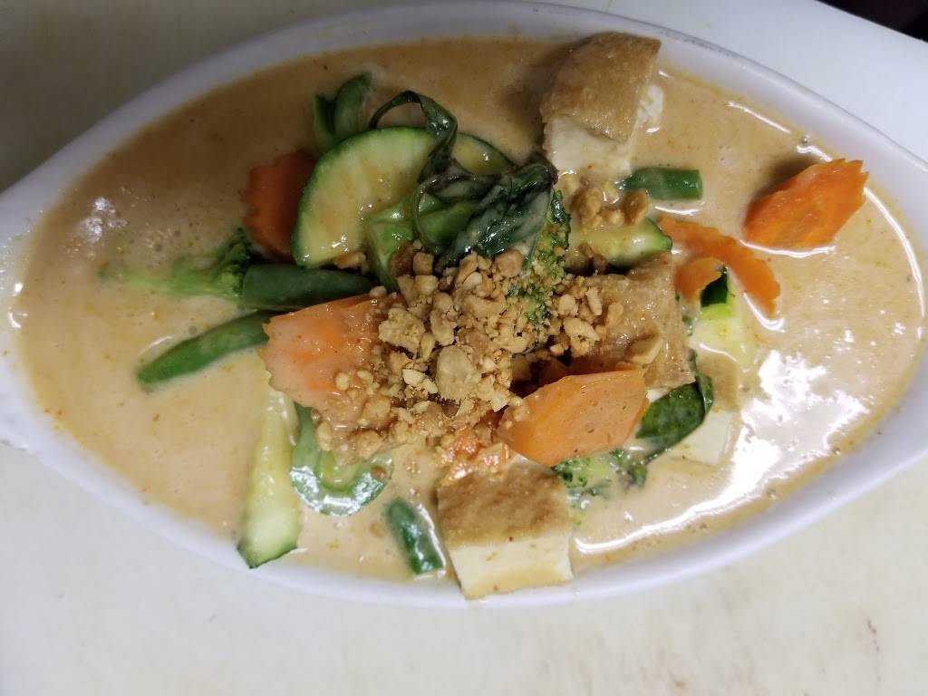 Thai Basil | restaurant | 121 Broadway St, Chico, CA 95928, USA | 5303436843 OR +1 530-343-6843