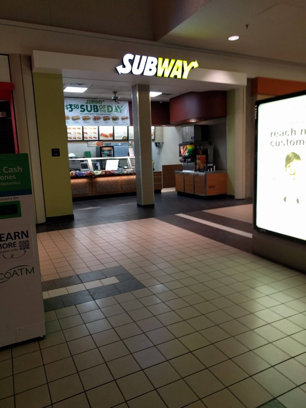 Subway | restaurant | 1460 Spring Hill Ring Rd, West Dundee, IL 60118, USA | 8477836835 OR +1 847-783-6835