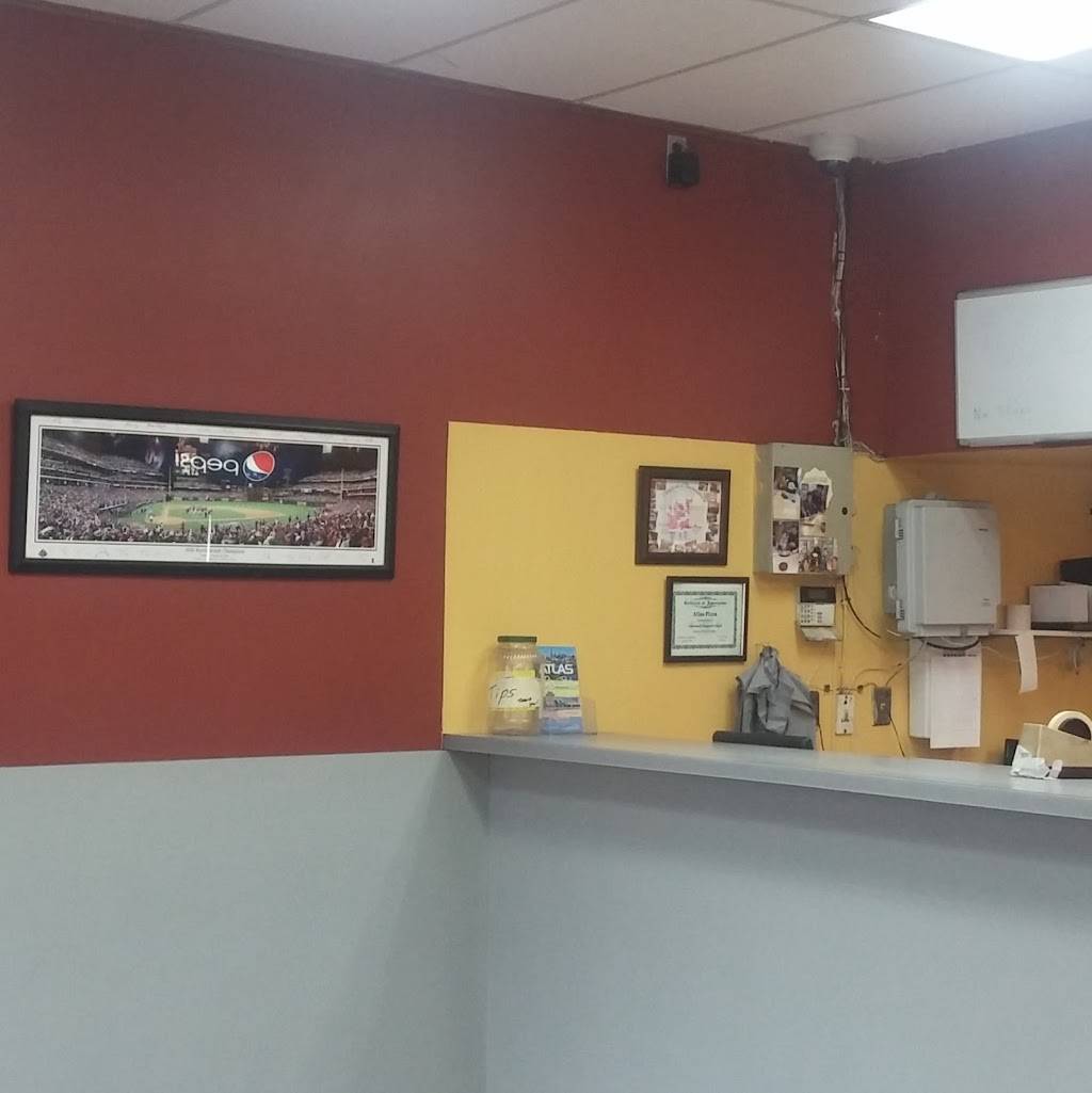 Atlas Pizza & Steaks | restaurant | 736 S 52nd St, Philadelphia, PA 19143, USA | 2157485098 OR +1 215-748-5098