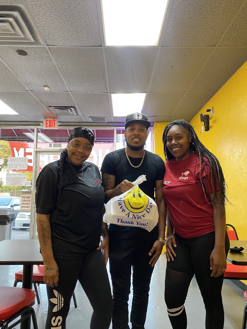 Wings World (West) | restaurant | 1050 N Westmoreland Rd #118, Dallas, TX 75211, USA | 9728033092 OR +1 972-803-3092