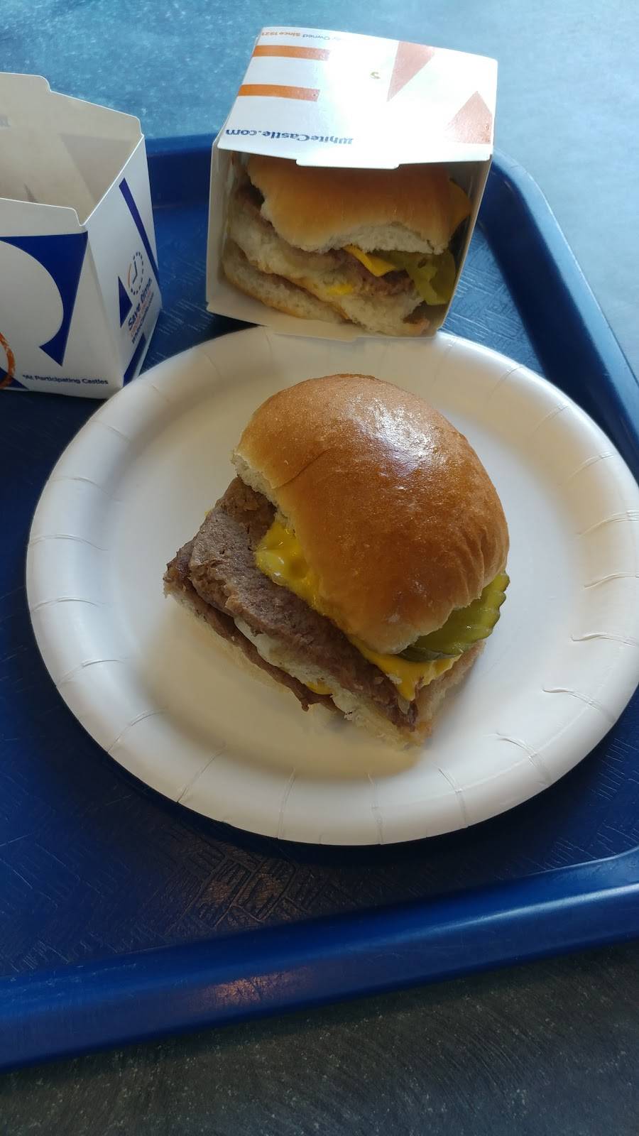 White Castle | restaurant | 6207 Sunrise Hwy, Massapequa, NY 11758, USA | 5167994641 OR +1 516-799-4641