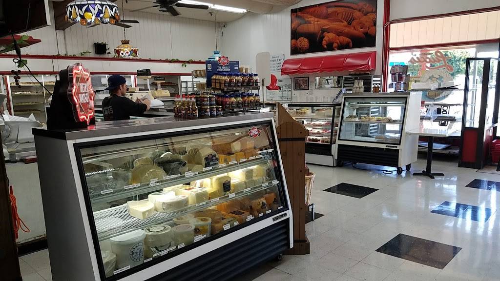 Luccis | bakery | 8911 Adams Ave, Huntington Beach, CA 92646, USA | 7149684466 OR +1 714-968-4466