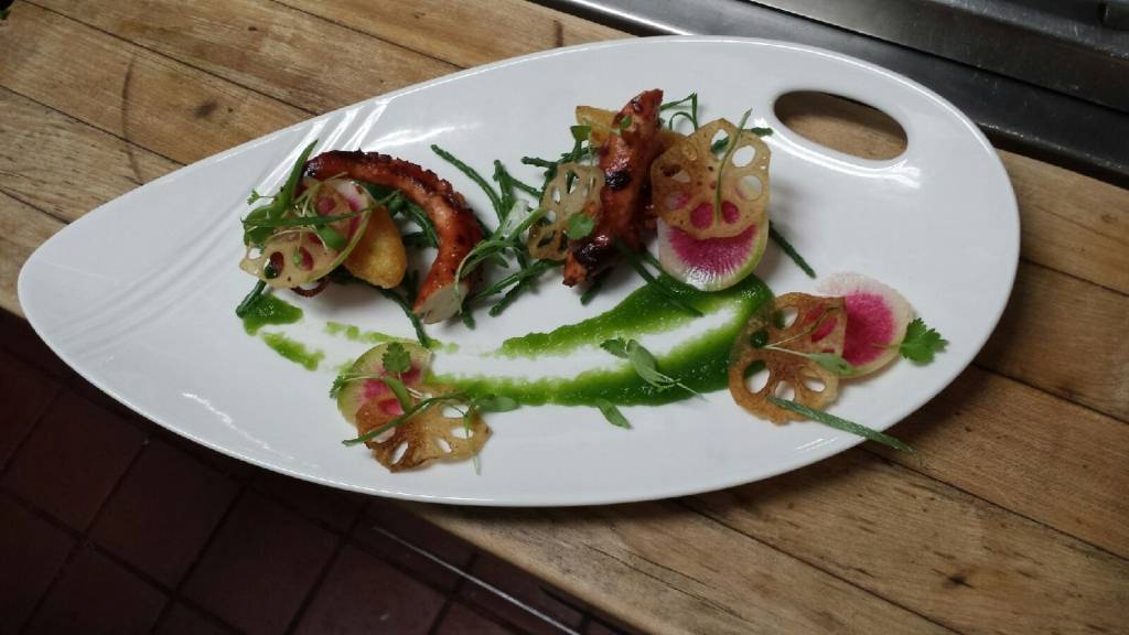 Jonathans Restaurant & J Bistro | restaurant | 120 Thomas St, Oakville, ON L6J 3A8, Canada | 9058424200 OR +1 905-842-4200