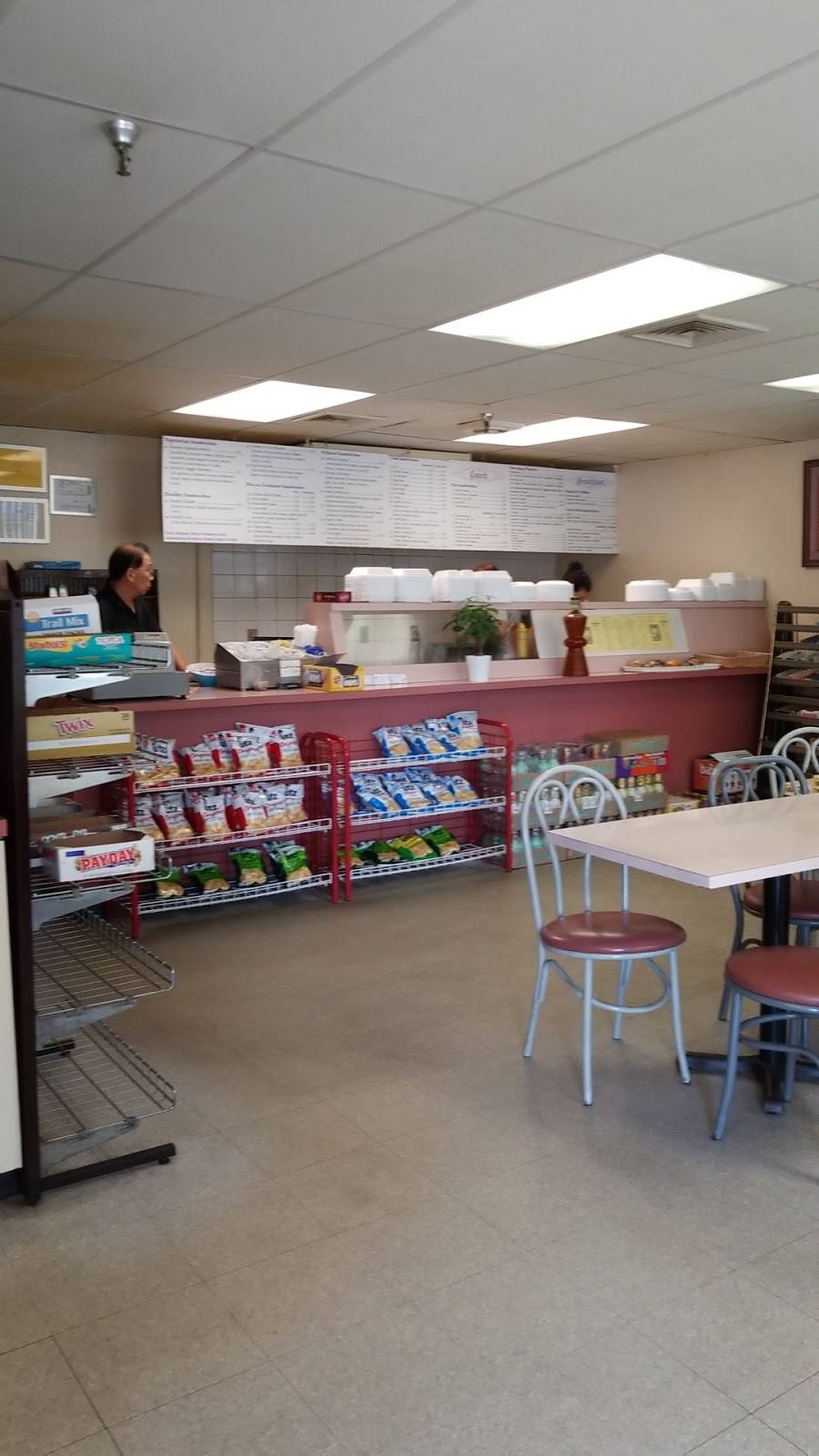 Youngs Deli | restaurant | 22636 Glenn Dr #102, Sterling, VA 20164, USA | 7034819114 OR +1 703-481-9114