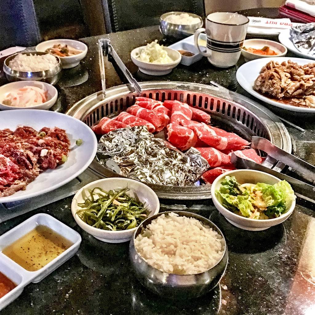 BBQ Hut Restaurant | restaurant | 1147 Roselle Rd, Hoffman Estates, IL 60169, USA | 8478829292 OR +1 847-882-9292