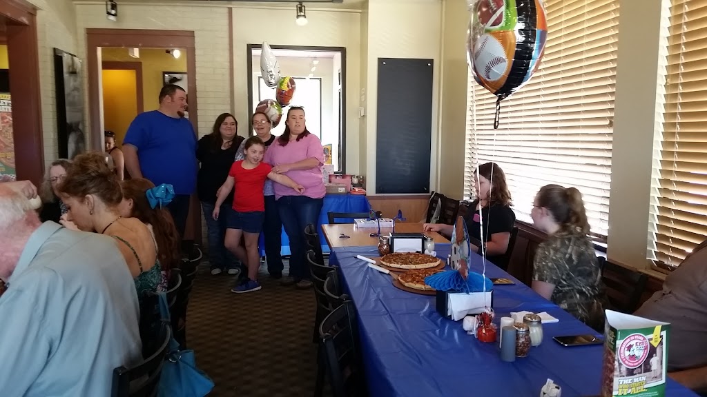 Mazzios Italian Eatery | meal delivery | 905 Lonnie Abbott Blvd, Ada, OK 74820, USA | 5804363323 OR +1 580-436-3323