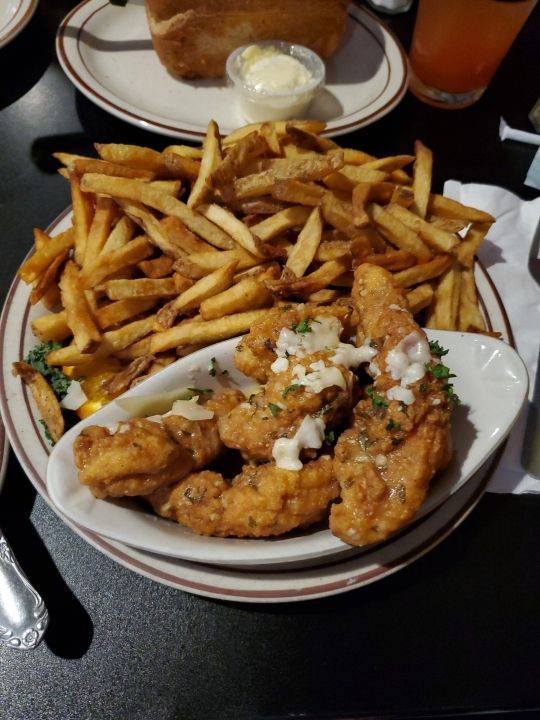 Lisas China Dine-ah | restaurant | 281 Lakeview Dr, South China, ME 04358, USA | 2074455700 OR +1 207-445-5700