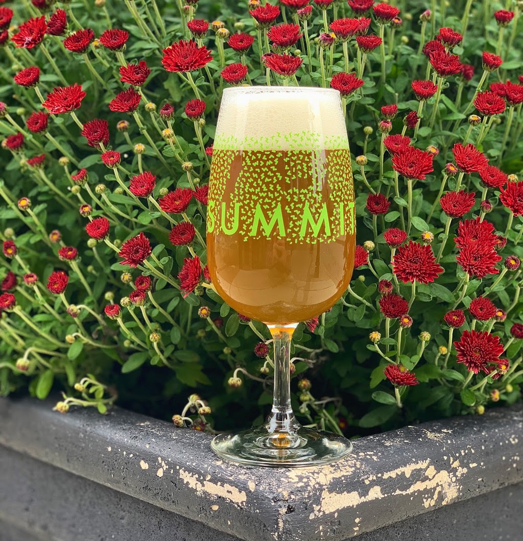 Summit Beer Station | restaurant | 321 9th St, Huntington, WV 25701, USA | 6813780468 OR +1 681-378-0468