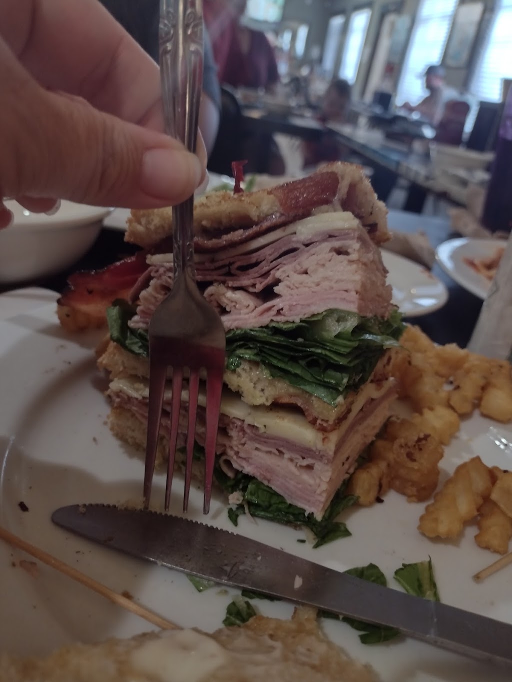 The Biscuit Barn | restaurant | 425 N Vineyard Ave St, Sinton, TX 78387, USA | 3615873098 OR +1 361-587-3098