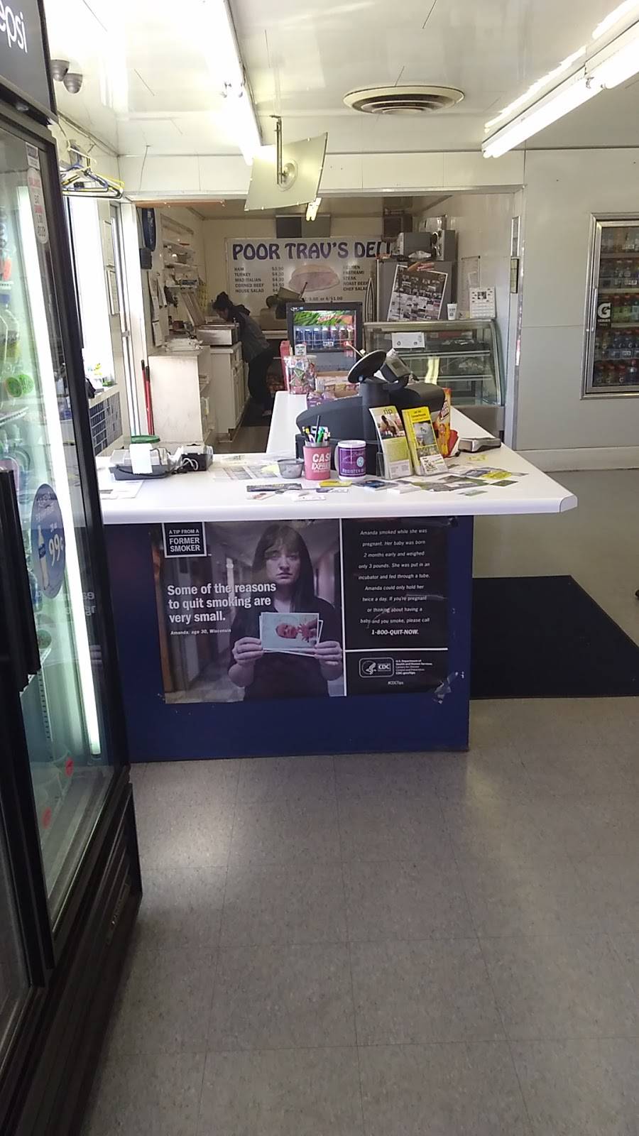 Blue Circle Market - Poor Travs Deli | restaurant | 101 Broad St, Elizabethton, TN 37643, USA | 4235436128 OR +1 423-543-6128