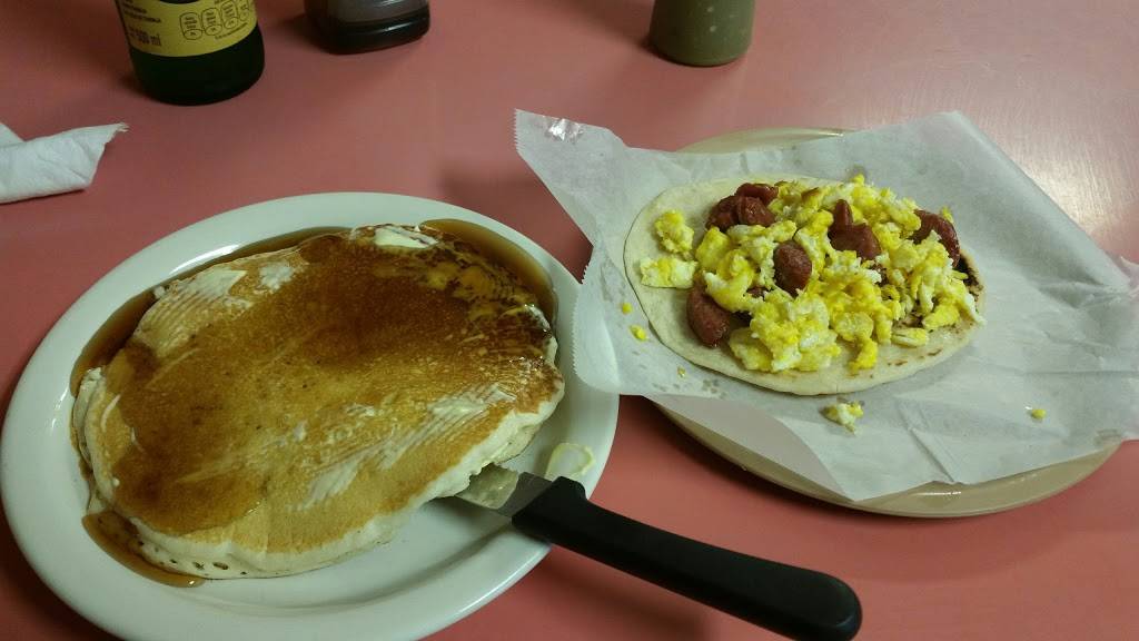 El Norteno | restaurant | 1643 Spur St, New Braunfels, TX 78130, USA | 8306252774 OR +1 830-625-2774