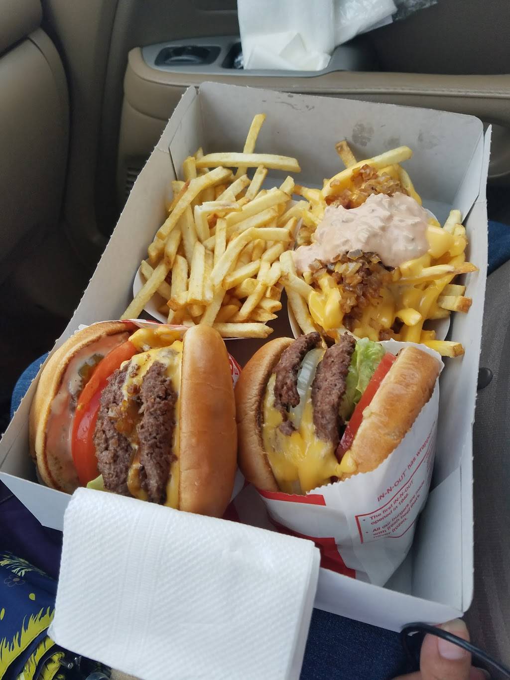 In-N-Out Burger | restaurant | 280 Ave 12th Ave, Hanford, CA 93230, USA | 8007861000 OR +1 800-786-1000