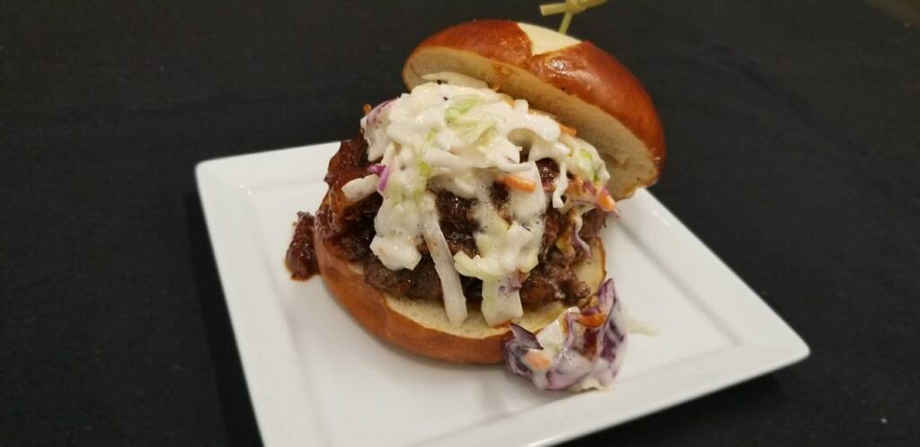 LevelOne Restraunt | restaurant | 123 E Wisconsin Ave, Neenah, WI 54956, USA | 9207258441 OR +1 920-725-8441