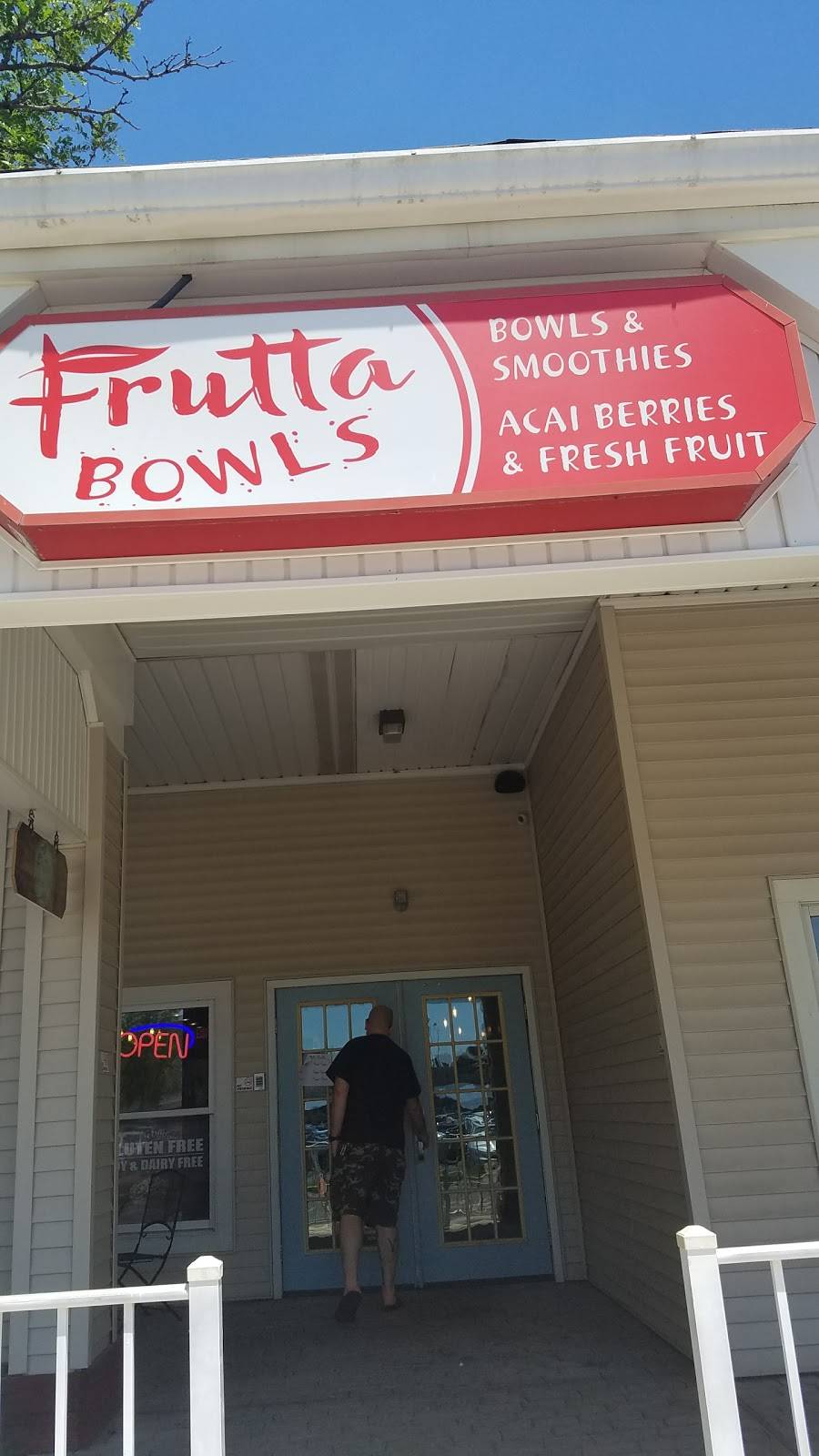 Frutta Bowls | restaurant | 64 Village Center Dr, Freehold, NJ 07728, USA | 7322525157 OR +1 732-252-5157