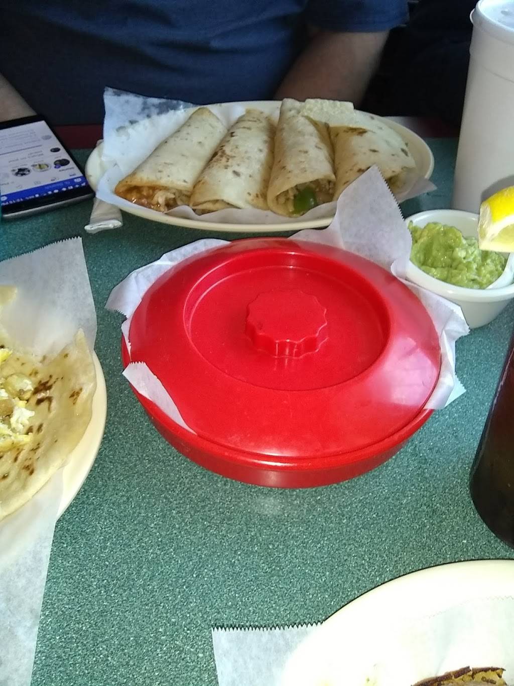 Mi Pueblito Mexican Restaurant | restaurant | 2303 Quintana Rd, San Antonio, TX 78211, USA | 2102365422 OR +1 210-236-5422