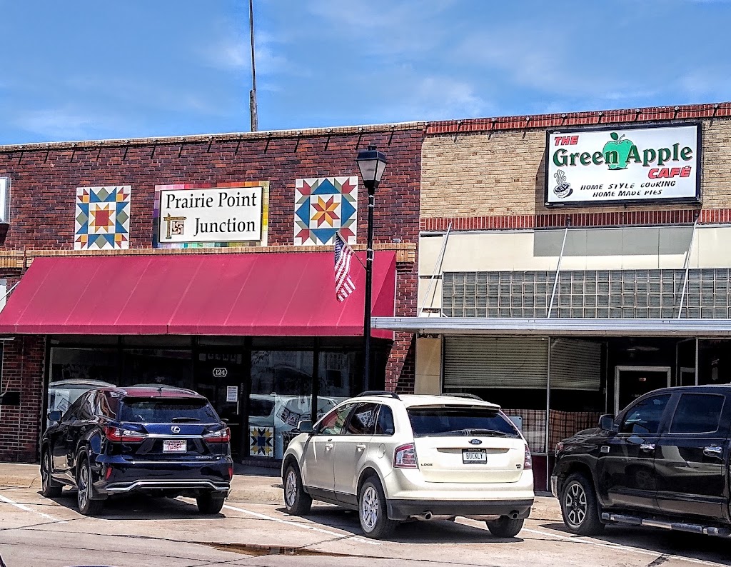 Green Apple | cafe | 128 E 8th St, Cozad, NE 69130, USA | 3087842080 OR +1 308-784-2080