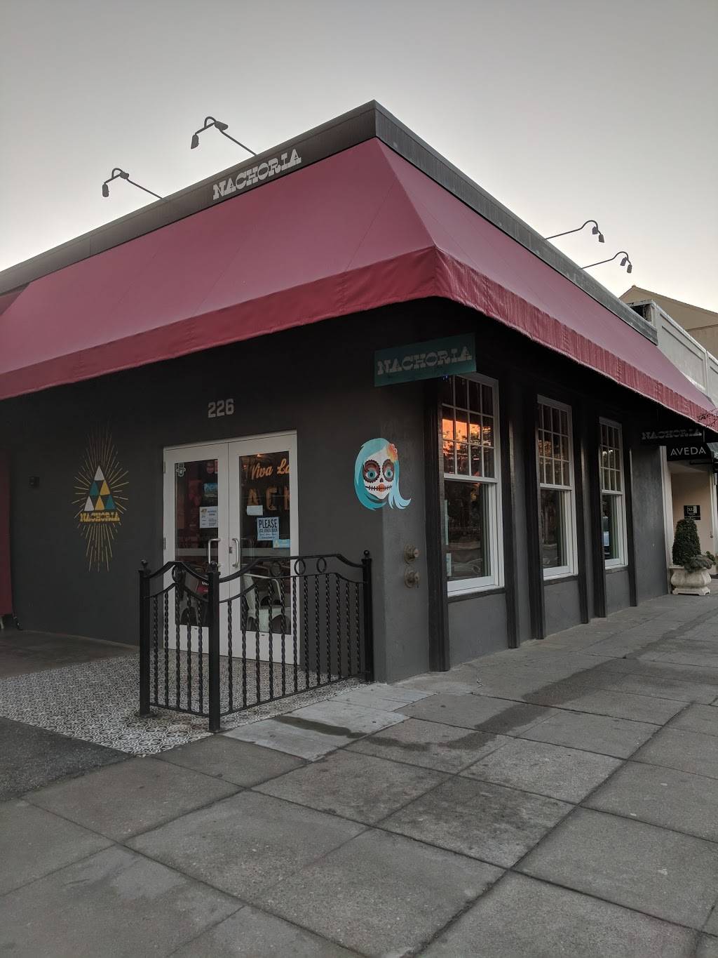Nachoria | restaurant | 226 Lorton Ave, Burlingame, CA 94010, USA | 6505811321 OR +1 650-581-1321