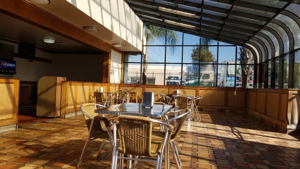 Tom’s Super Burger | restaurant | 555 E Alondra Blvd, Gardena, CA 90248, USA | 3105155446 OR +1 310-515-5446