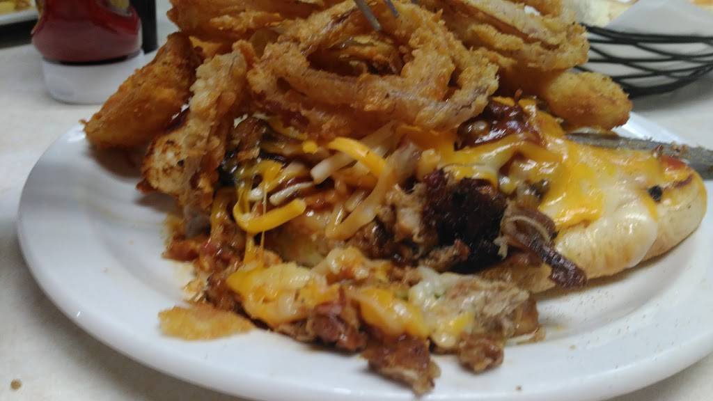 Dixie Grill & Steer Room | restaurant | 101 Dowling Ave SE, Live Oak, FL 32064, USA | 3863642810 OR +1 386-364-2810