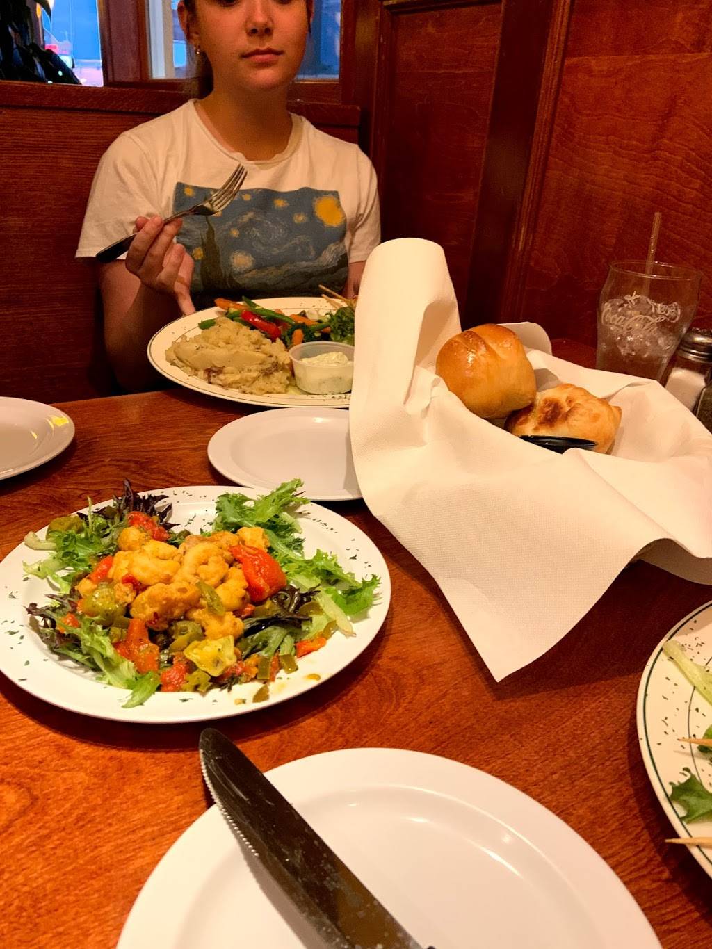 Kostas Restaurant and Bar | restaurant | 429 Wilson St, Brewer, ME 04412, USA | 2079898811 OR +1 207-989-8811