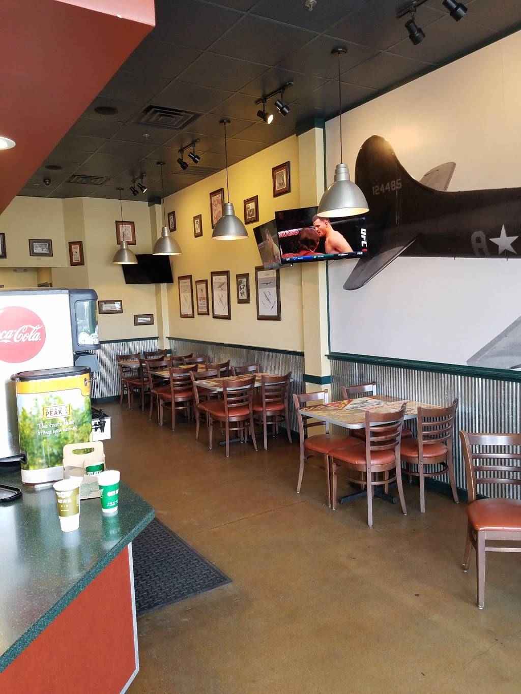 Wingstop | restaurant | 2718 E Berry St, Fort Worth, TX 76105, USA | 8175349464 OR +1 817-534-9464