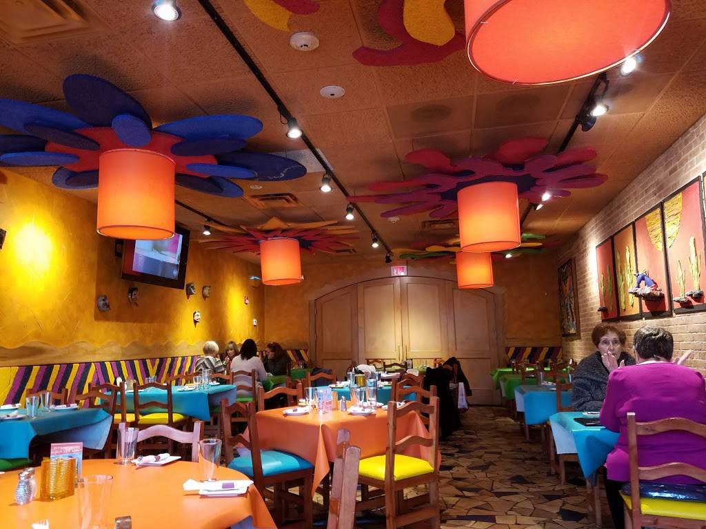 La Casa De Isaac & Moishe | restaurant | 2014 1st St, Highland Park, IL 60035, USA | 8474337400 OR +1 847-433-7400