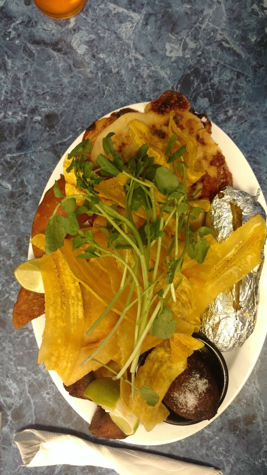 Salvadoreño Restaurant | restaurant | 303 E Southern Ave, Mesa, AZ 85210, USA | 4808351038 OR +1 480-835-1038