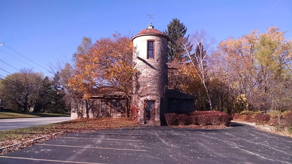 Silver Spring Golf & Banquet Center | restaurant | N56W21318 Silver Spring Dr, Menomonee Falls, WI 53051, USA | 2622524666 OR +1 262-252-4666