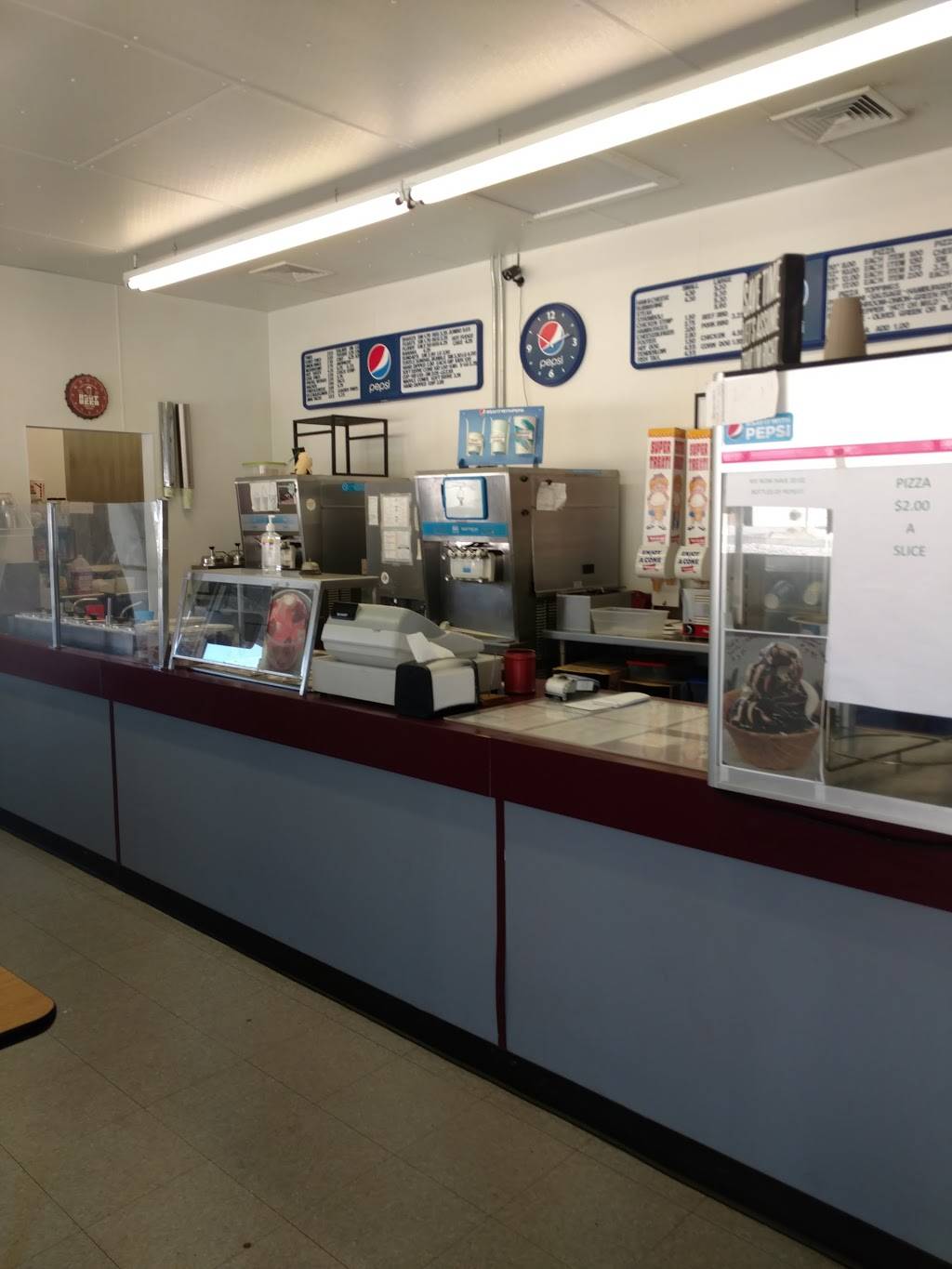 Hometown Pizza & Ice Cream | restaurant | 8386 OH-335, Minford, OH 45653, USA | 7408202727 OR +1 740-820-2727