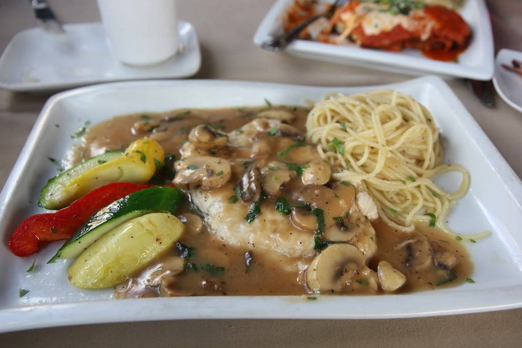 Cicciottis Trattoria Italiana & Seafood | restaurant | 1933 San Elijo Ave, Cardiff, CA 92007, USA | 7606342335 OR +1 760-634-2335