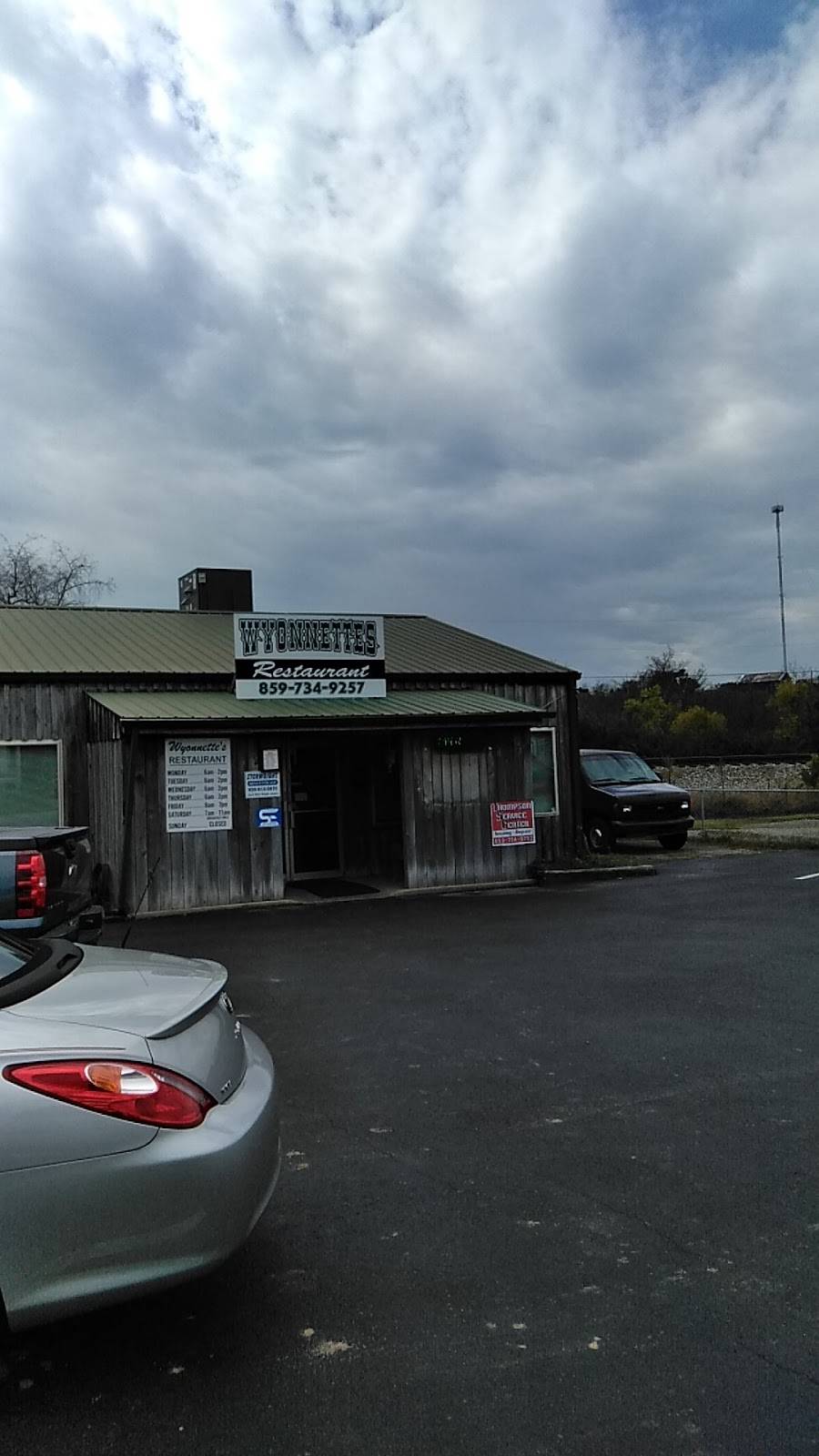 Wyonettes Restaurant | restaurant | 672 Cornishville St, Harrodsburg, KY 40330, USA | 8597349257 OR +1 859-734-9257