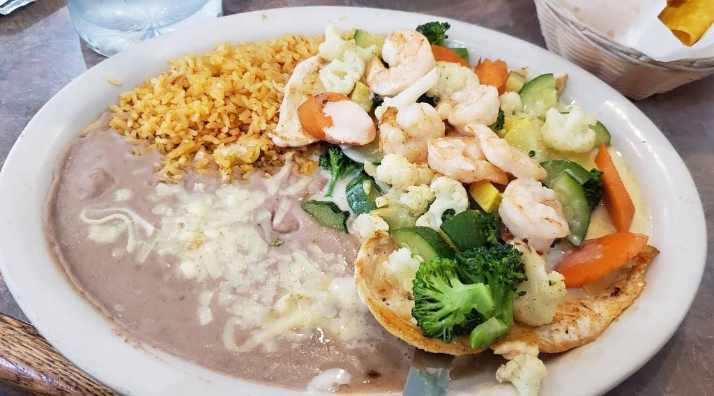 El Patio | restaurant | 2506 Village Green Pl, Champaign, IL 61822, USA | 2176007683 OR +1 217-600-7683