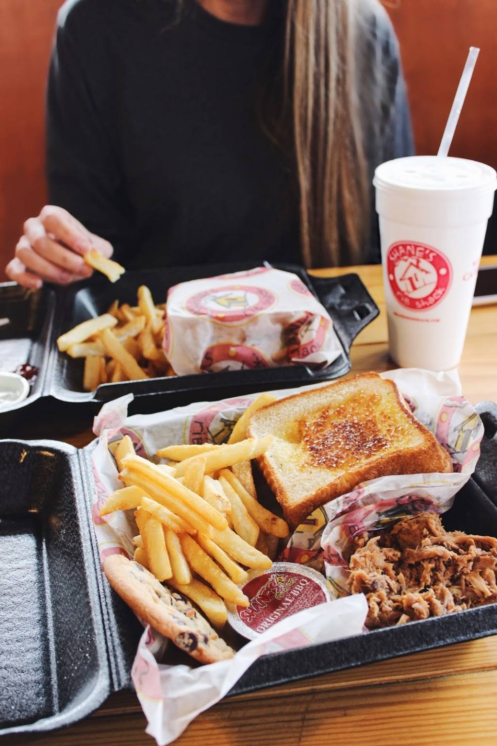 Shanes Rib Shack | restaurant | 2240 NW 19th St, Boca Raton, FL 33431, USA | 5613927002 OR +1 561-392-7002