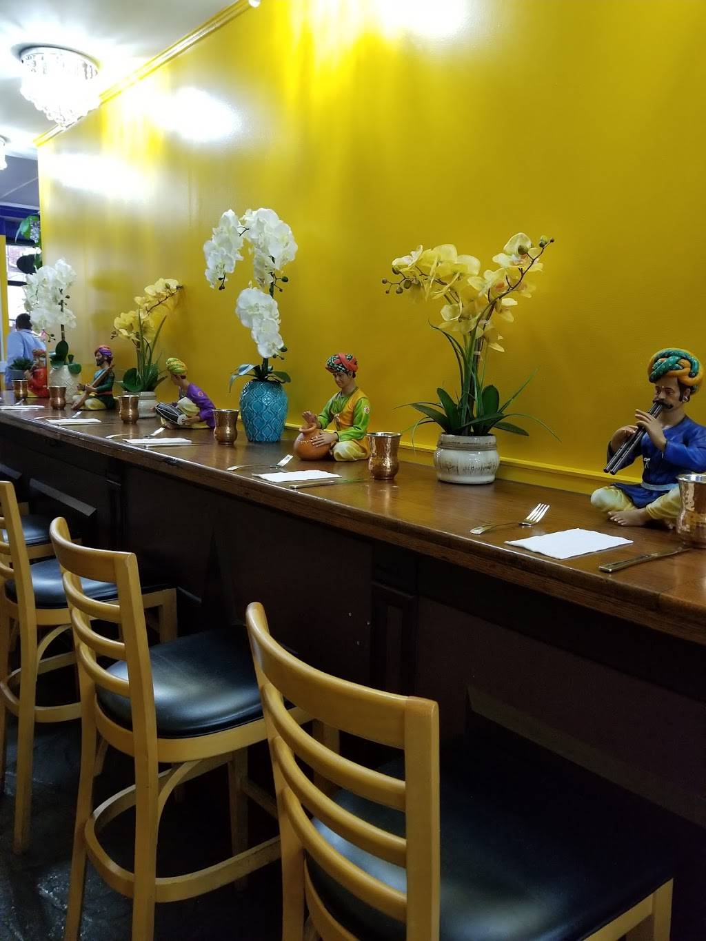 Jewels of India | restaurant | 26 N Hanover St, Carlisle, PA 17013, USA | 7172546585 OR +1 717-254-6585