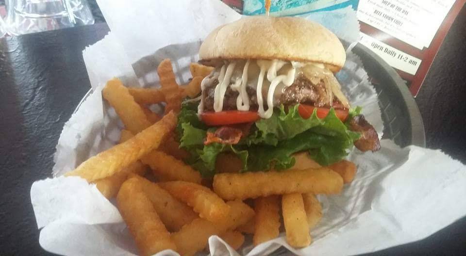 Spikes Pub & Grub Bar | restaurant | 3701 W Main St, Belleville, IL 62226, USA | 6182352734 OR +1 618-235-2734