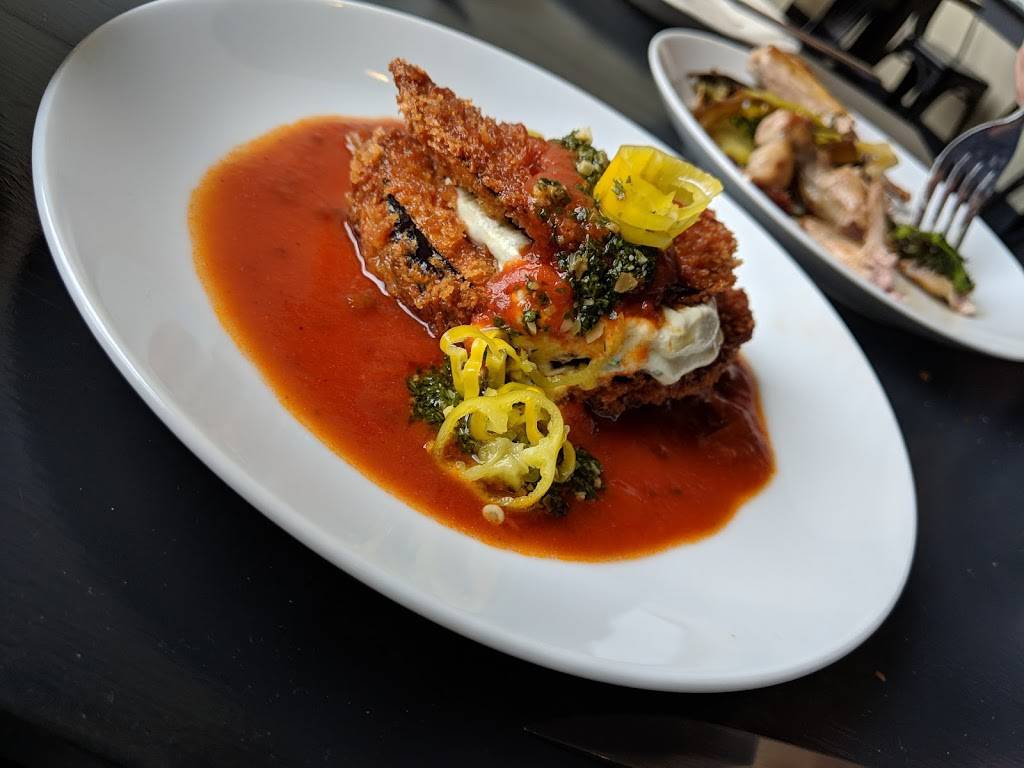 Country Mile | restaurant | 136 Belmont St, Watertown, MA 02472, USA | 6173931568 OR +1 617-393-1568