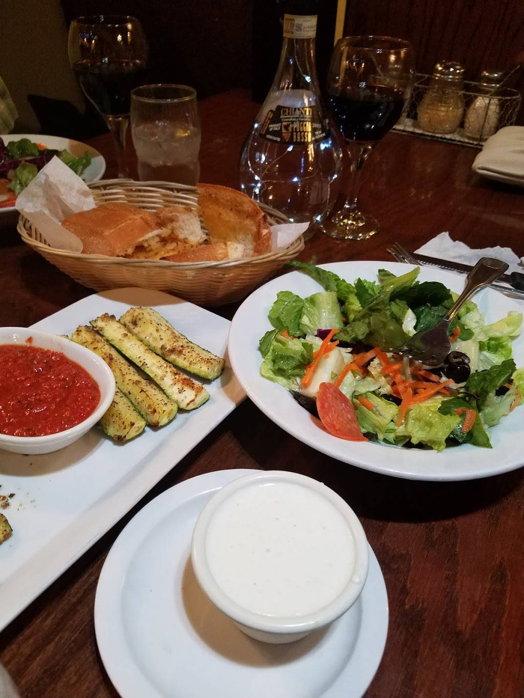 Ferraros Italian Restaurant | restaurant | 2788 E Main St, Ventura, CA 93003, USA | 8056487270 OR +1 805-648-7270