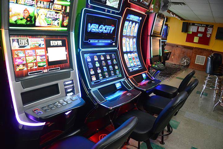 Baps Tap Sports Bar & Grill, Inc. | restaurant | 164 W Sauk Trail, South Chicago Heights, IL 60411, USA | 7087552277 OR +1 708-755-2277