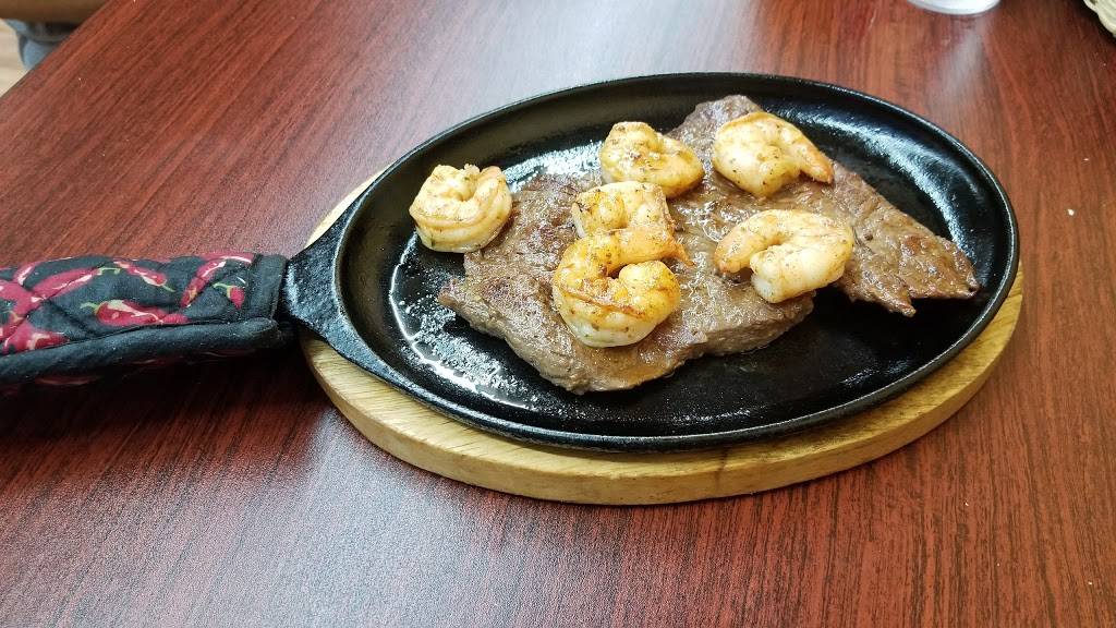 Mi Bandera | restaurant | 7748 W Hillsborough Ave, Tampa, FL 33615, USA | 8132438727 OR +1 813-243-8727