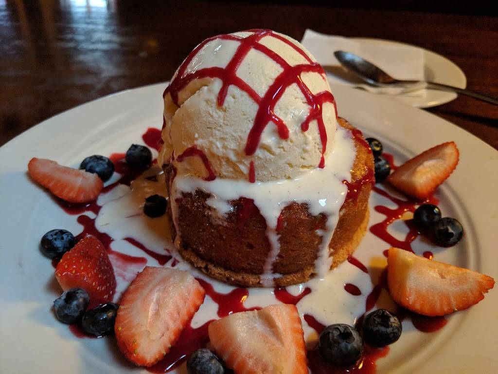 Village Tavern | restaurant | 11555 Rain water drive Westside Parkway; one block North of, Haynes Bridge Rd, Alpharetta, GA 30009, USA | 7707776490 OR +1 770-777-6490