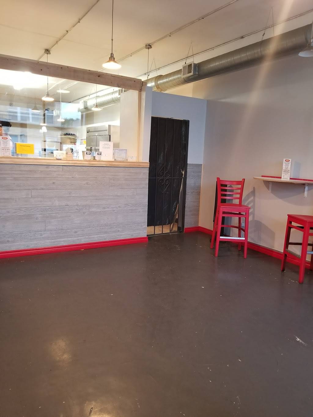 Chicago Smerqs | restaurant | 2801, 213 E 79th St, Chicago, IL 60619, USA | 7739664257 OR +1 773-966-4257