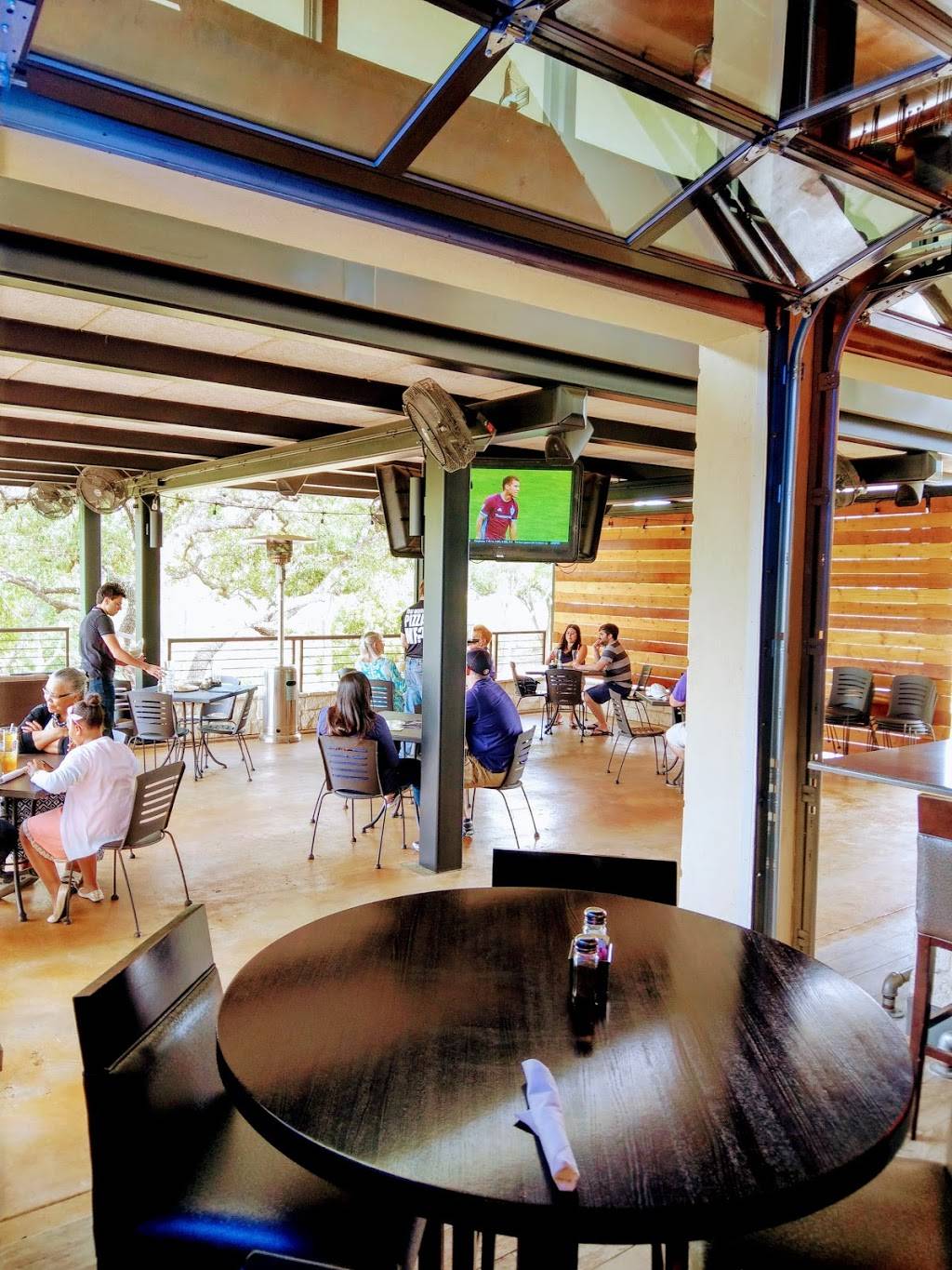 Embers - Tap | restaurant | 819 N Loop 1604 E, San Antonio, TX 78232, USA | 2104902256 OR +1 210-490-2256