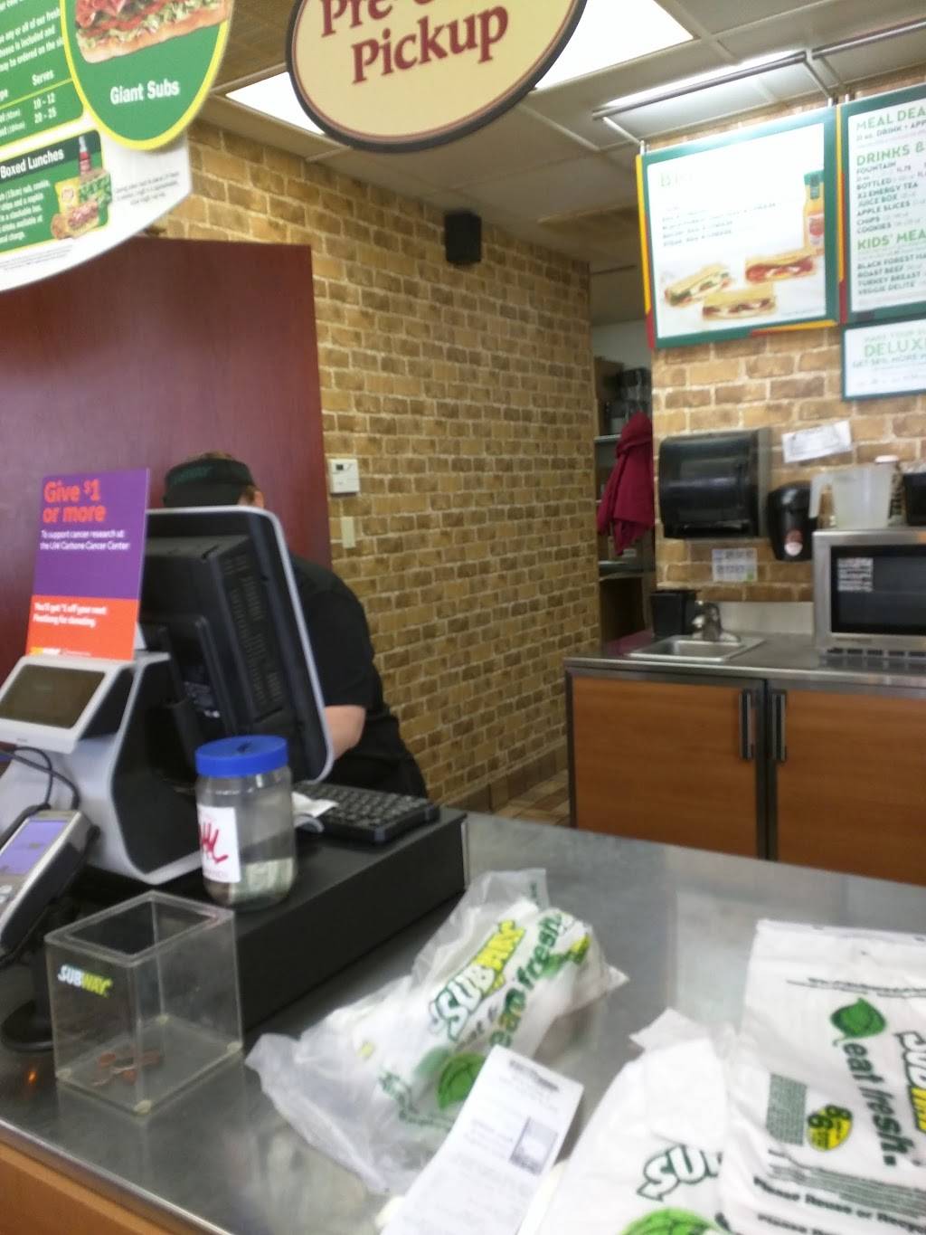 Subway | restaurant | 1320 E Main St, Reedsburg, WI 53959, USA | 6085243666 OR +1 608-524-3666