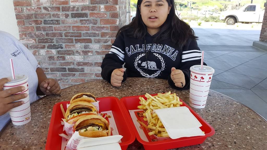 Bakers Drive-Thru | restaurant | 31453 Avenue E, Yucaipa, CA 92399, USA | 9098845233 OR +1 909-884-5233